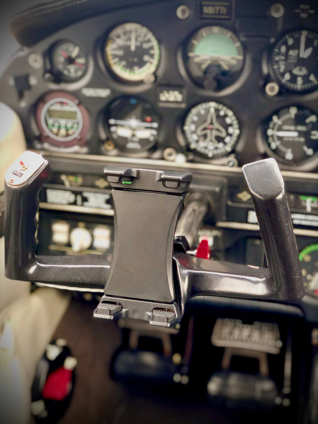 FlightPro Aviator+ Yoke Mount for the iPad mini | Lightweight & Compact