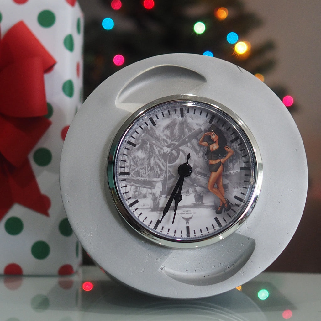 Pratt & Whitney F4U Corsair Pinup Girl R-2800 WWII Double Wasp Raw Radial Engine Piston Desk Clock