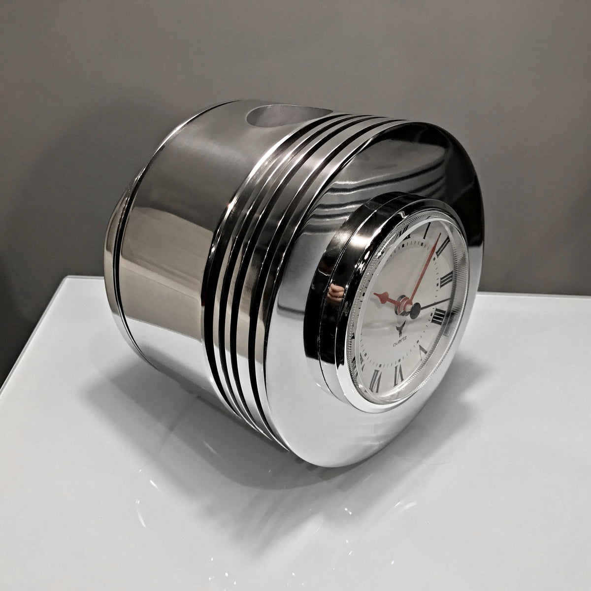 Pratt & Whitney R-2800 F4U Corsair Fighter Airplane Radial Engine Chrome Piston Clock